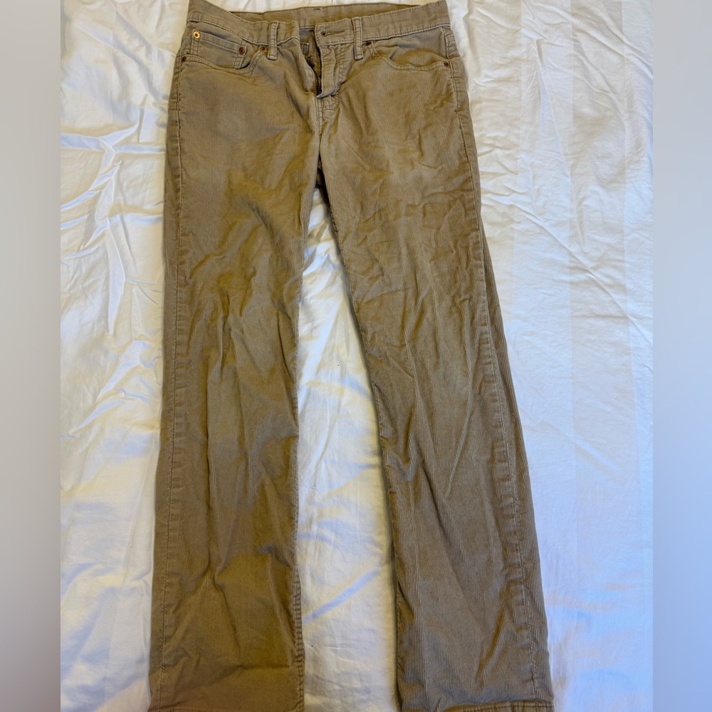 Levi’s Men’s 514 pants in tan/beige corduroy. Worn but good condition